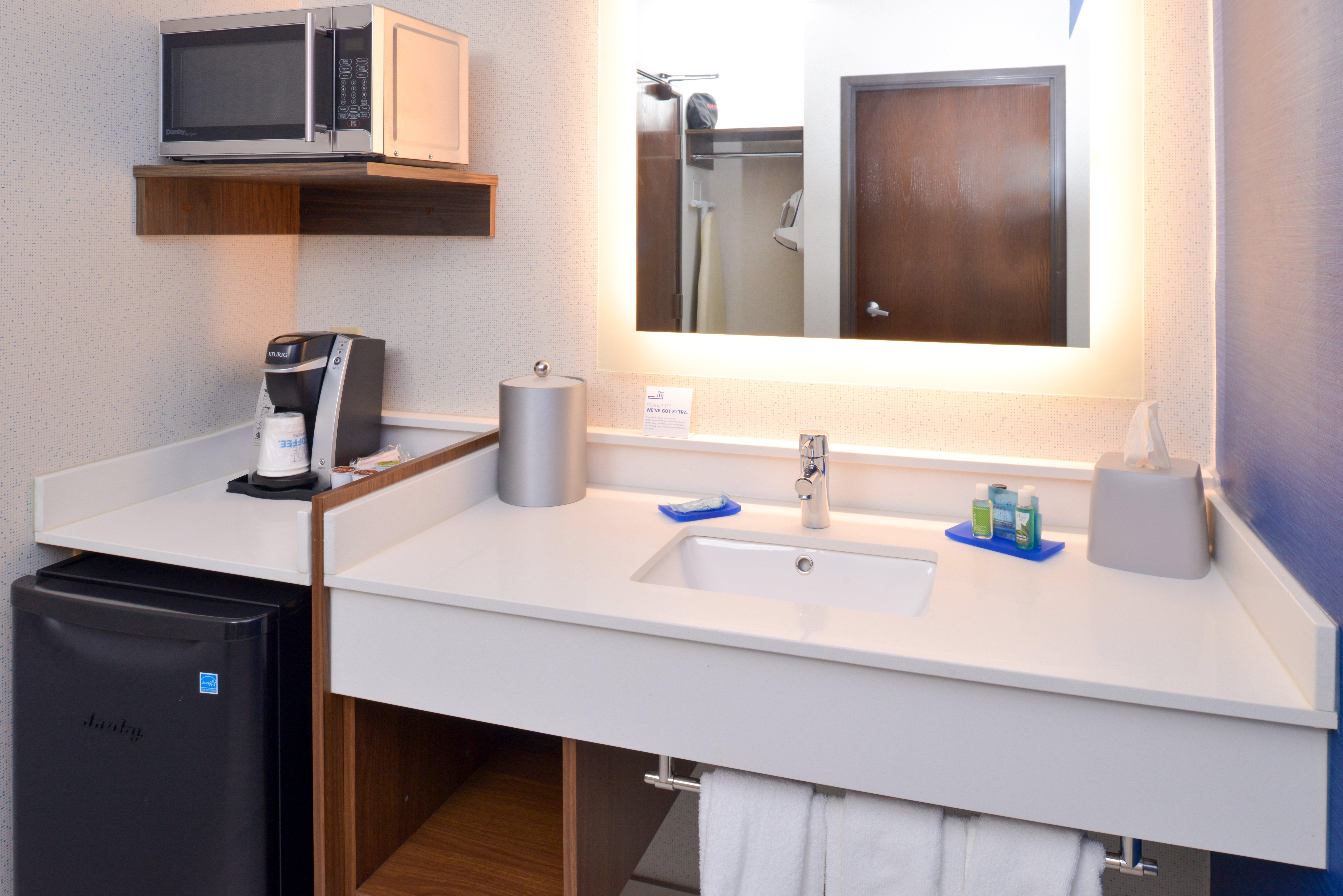 Holiday Inn Express Wixom By Ihg Exterior foto