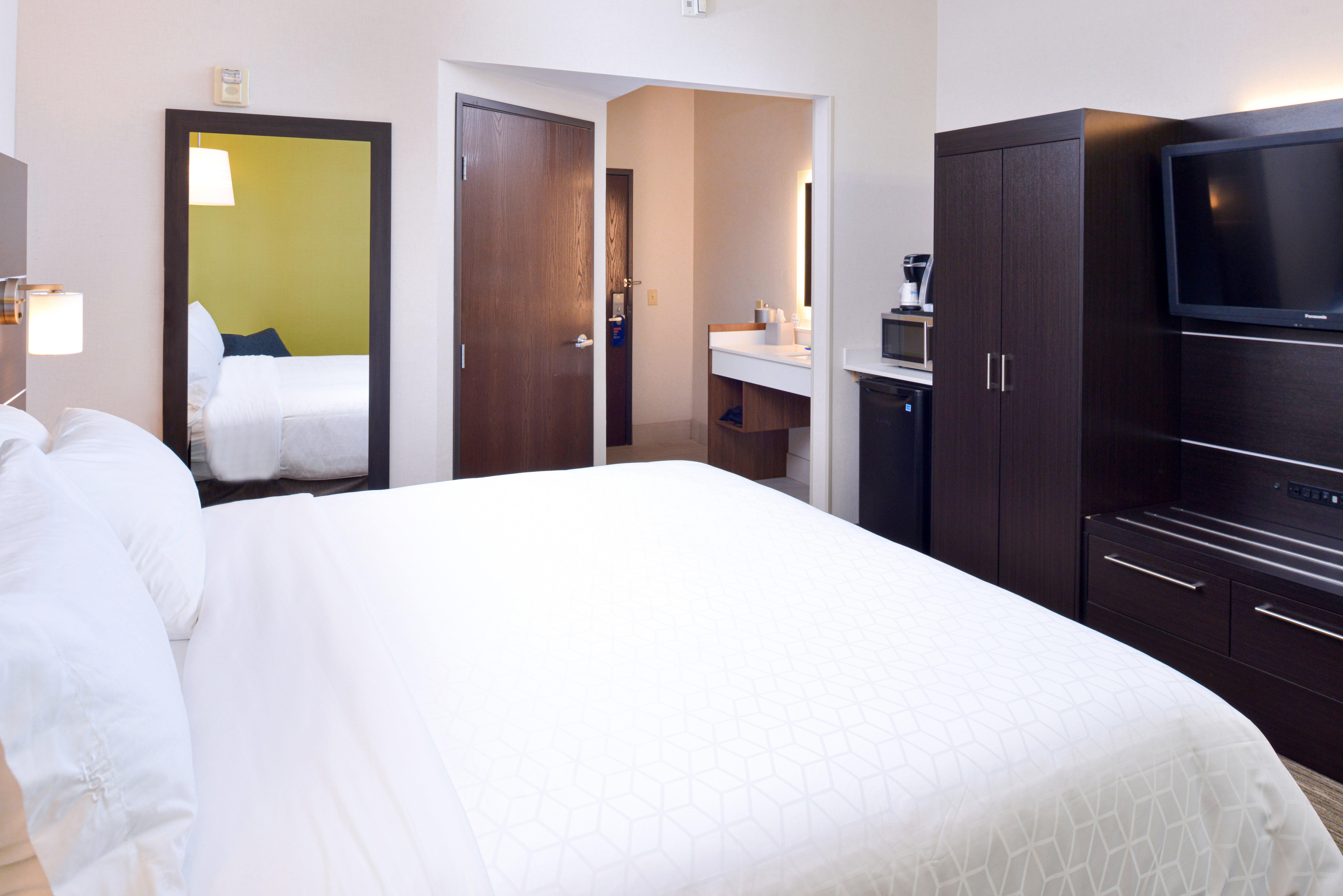 Holiday Inn Express Wixom By Ihg Exterior foto