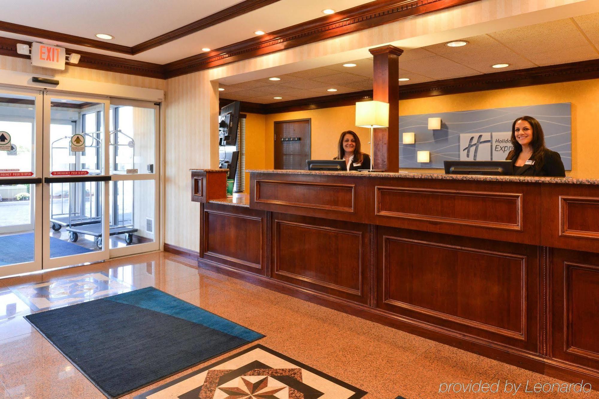Holiday Inn Express Wixom By Ihg Exterior foto